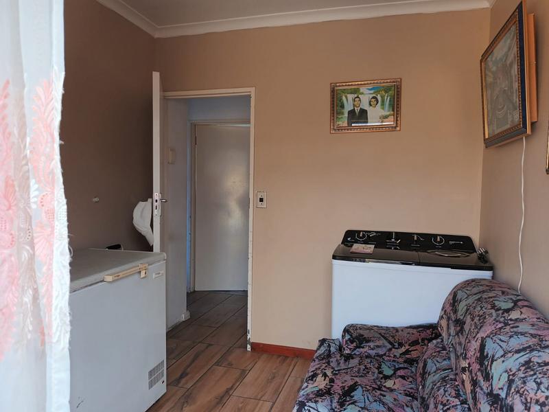 3 Bedroom Property for Sale in Pelikan Park Western Cape